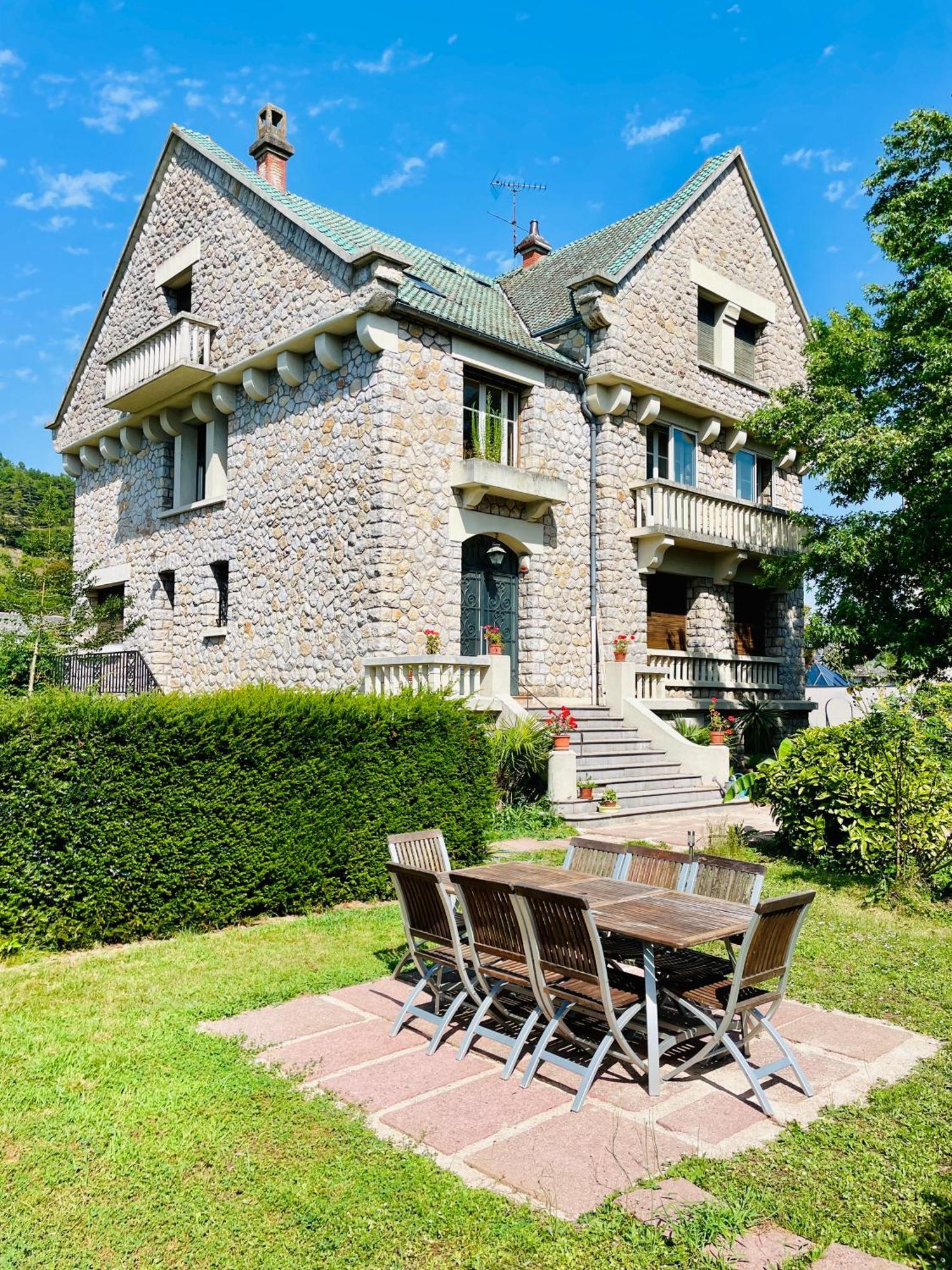 La Maison Au Toit Vert Espalion Exterior foto